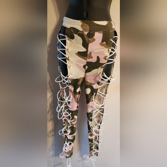 Camo Lace Up Jeggings - Picture 1 of 4